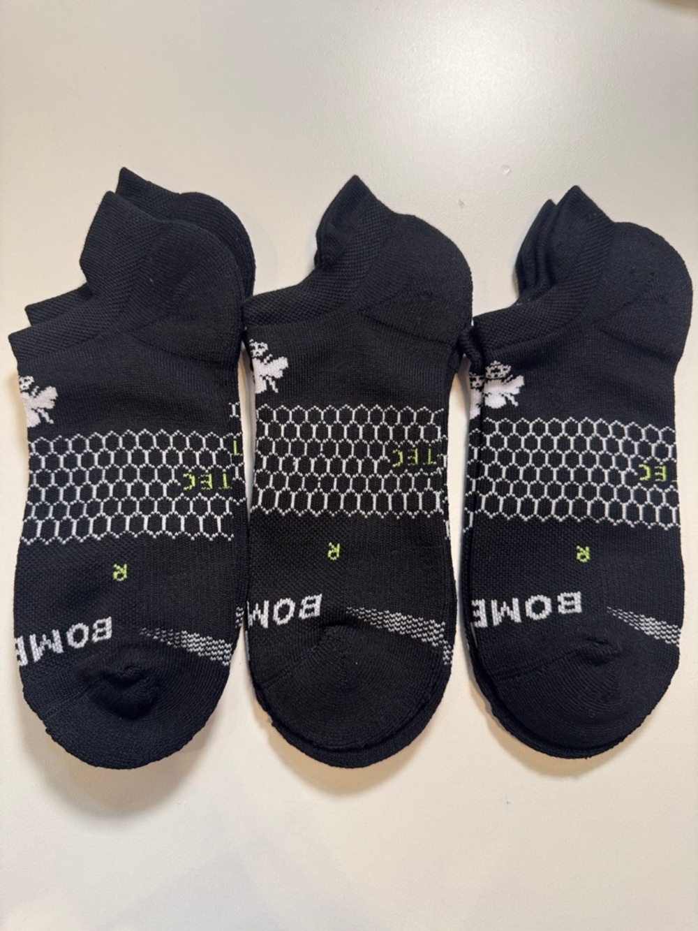 Bombas NWT Hex-Tec 3PR Unisex SZ: Medium Color:Black